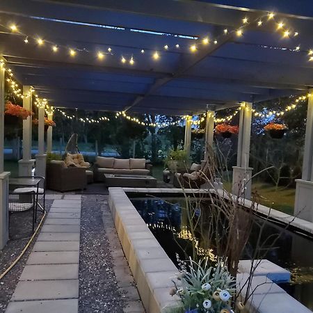 The Walnut Grove Bnb Harrow Exterior foto